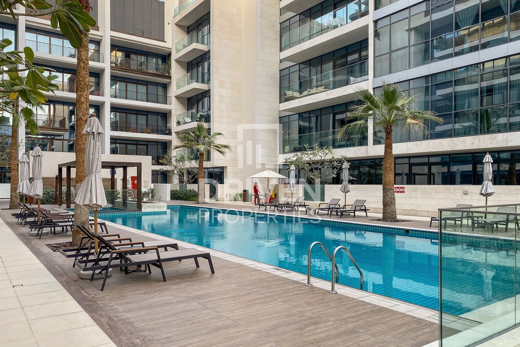 Furnished Spacious Layout Ready to Move-in