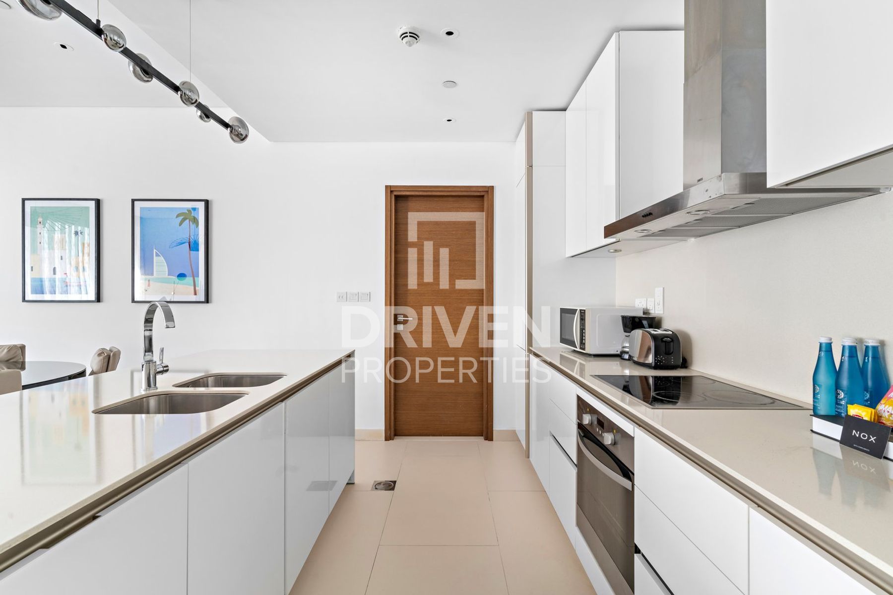 Furnished Spacious Layout Ready to Move-in