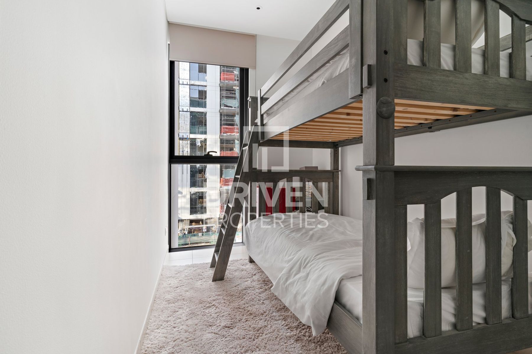 Furnished Spacious Layout Ready to Move-in