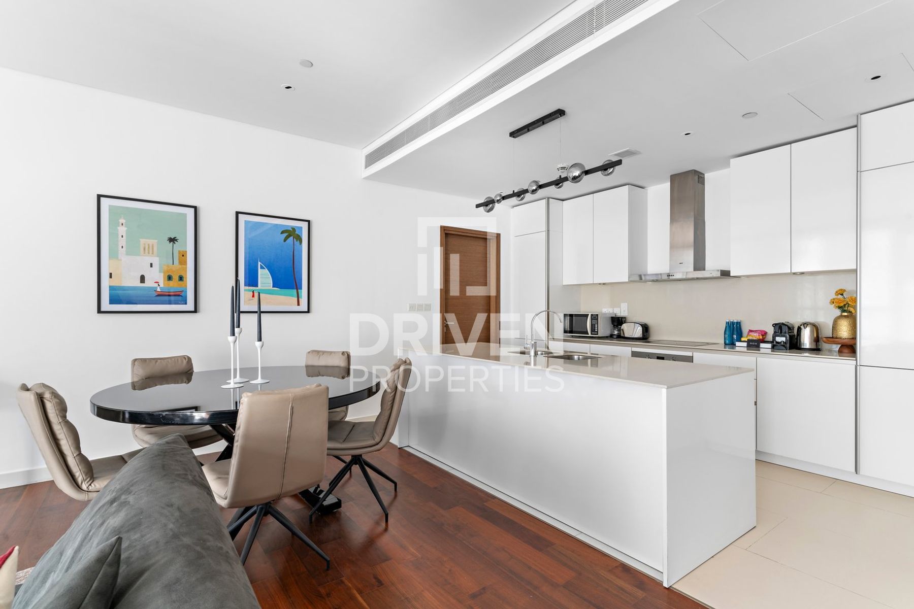 Furnished Spacious Layout Ready to Move-in