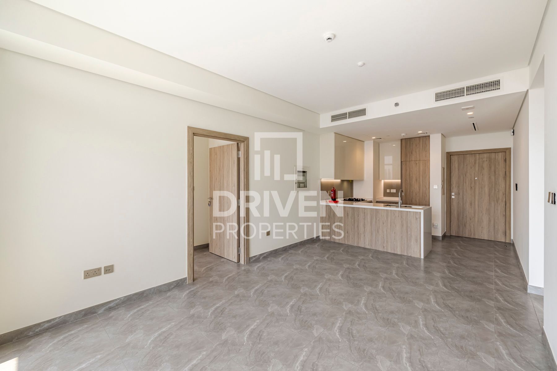 Canal Views Modern Layout High Floor