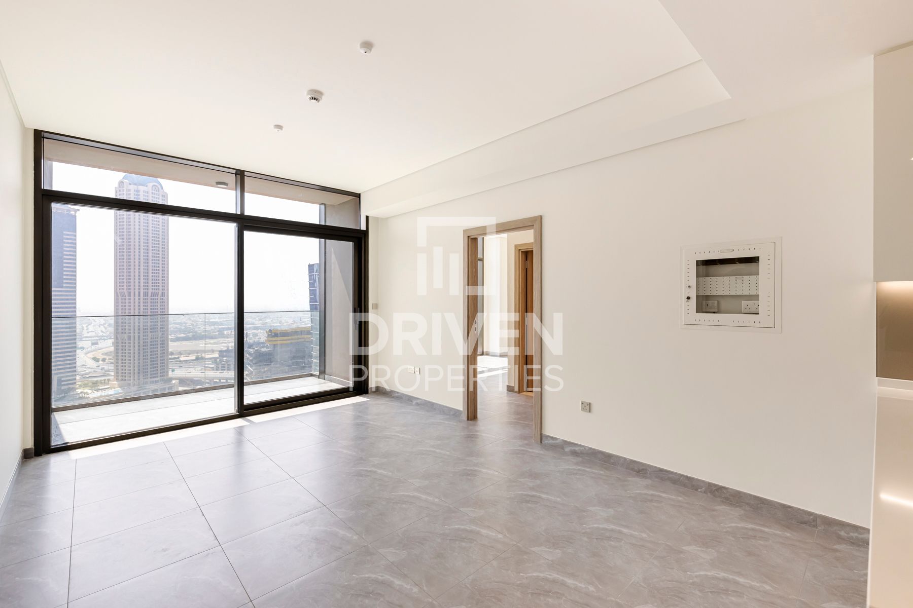 Canal Views Modern Layout High Floor