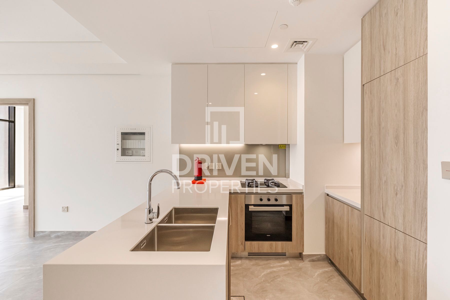 Canal Views Modern Layout High Floor