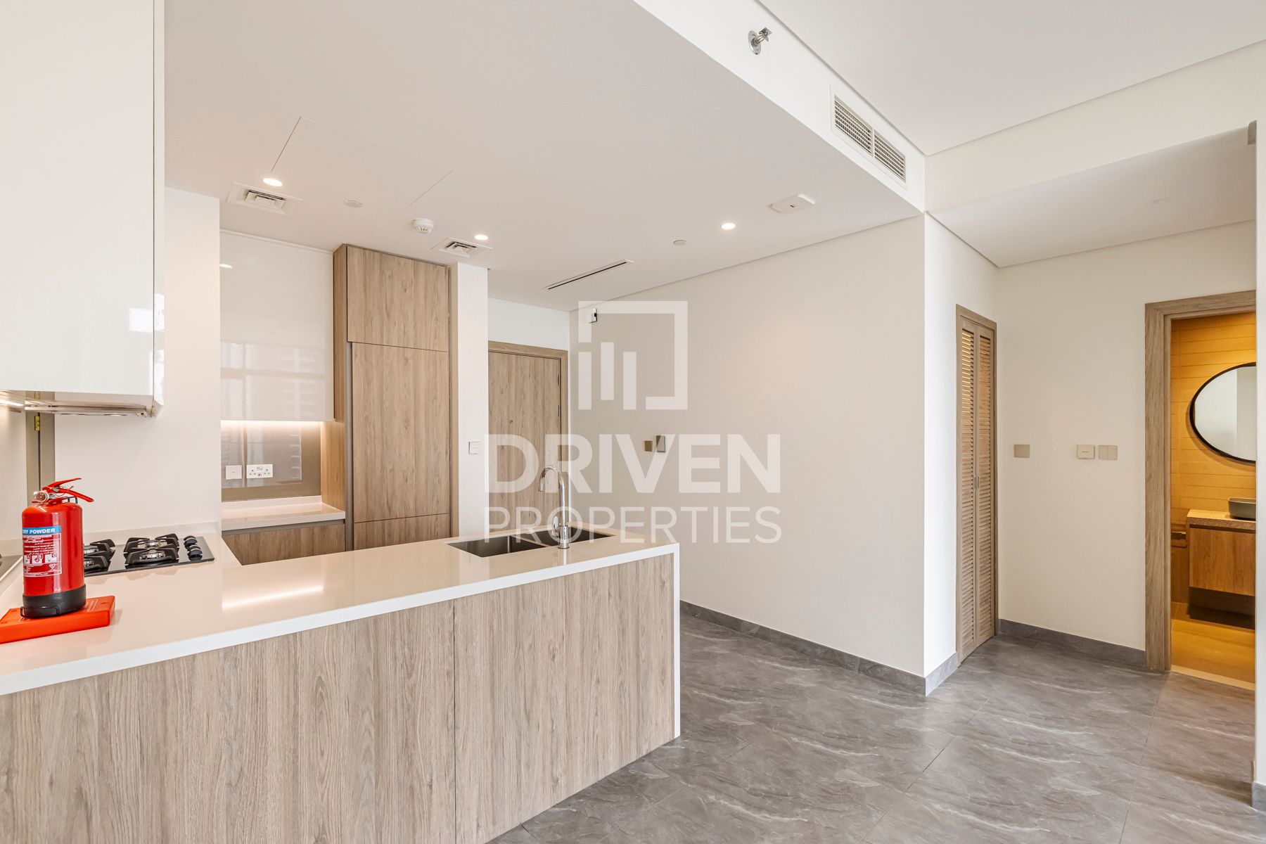 Canal Views Modern Layout High Floor