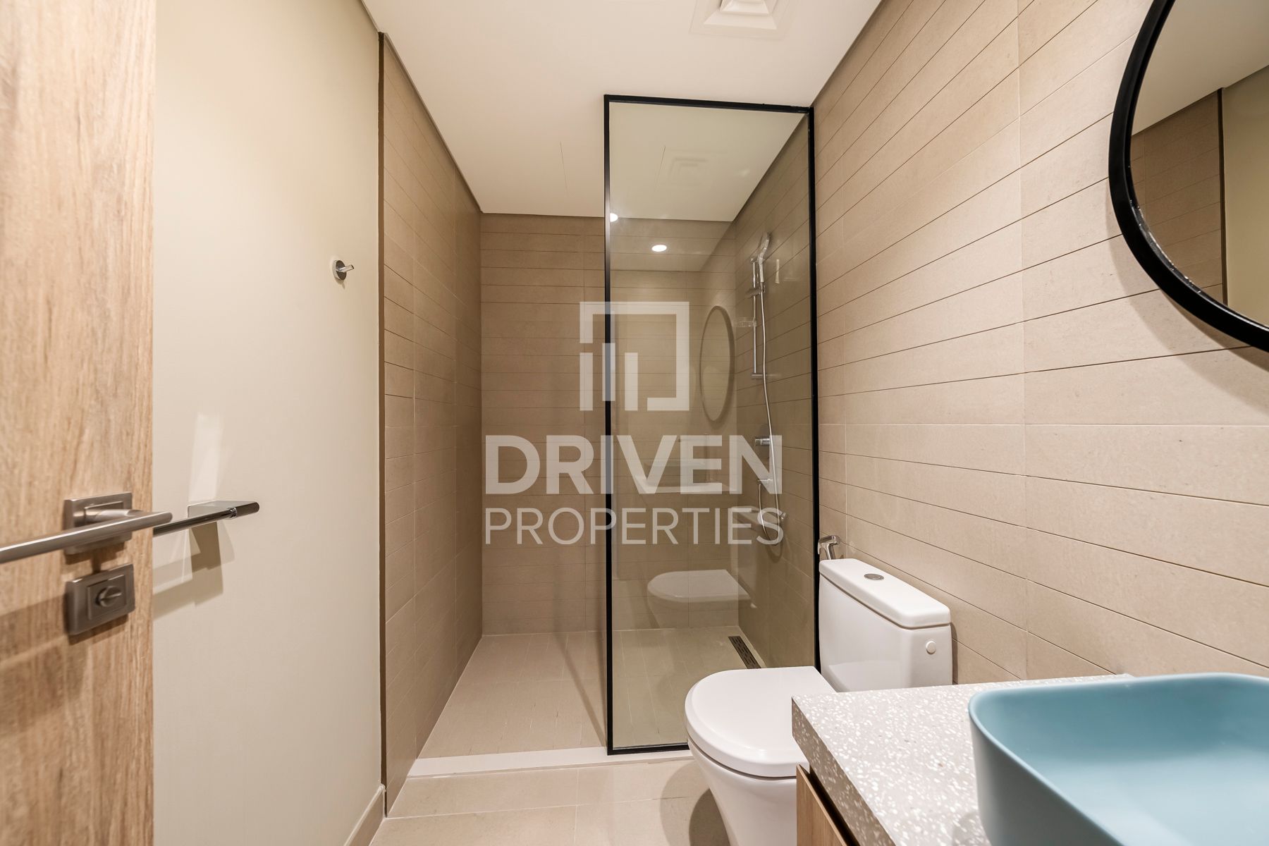 Brand New High Floor Multiple Cheques