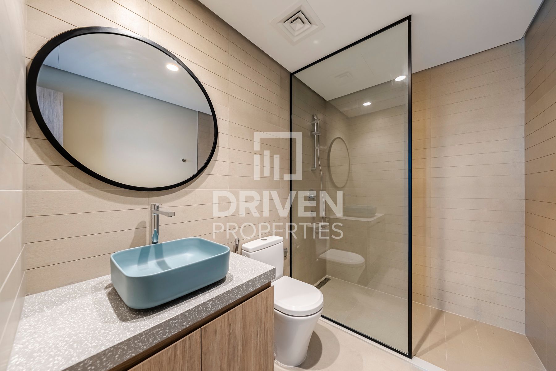 Brand New High Floor Multiple Cheques