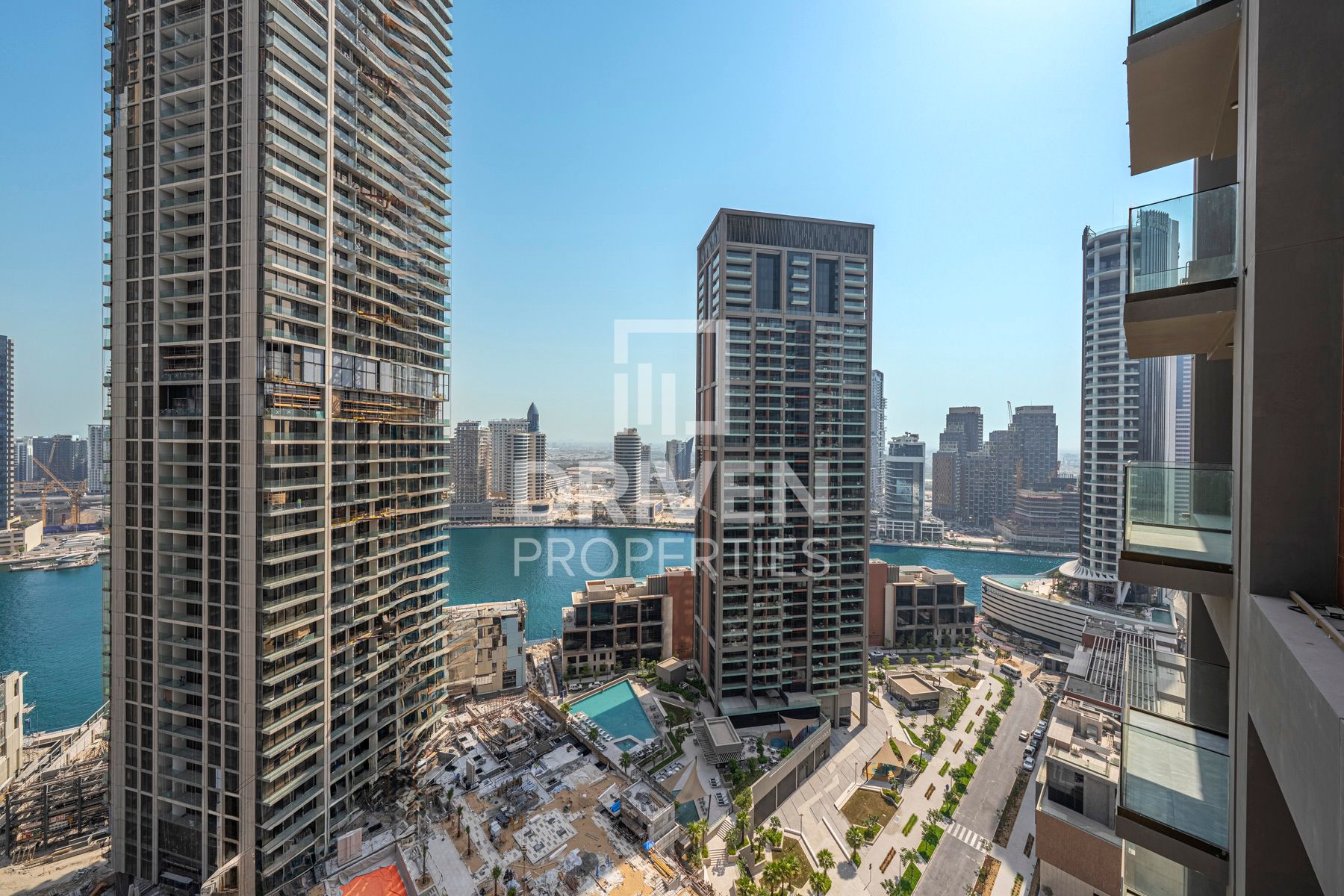 Brand New High Floor Multiple Cheques