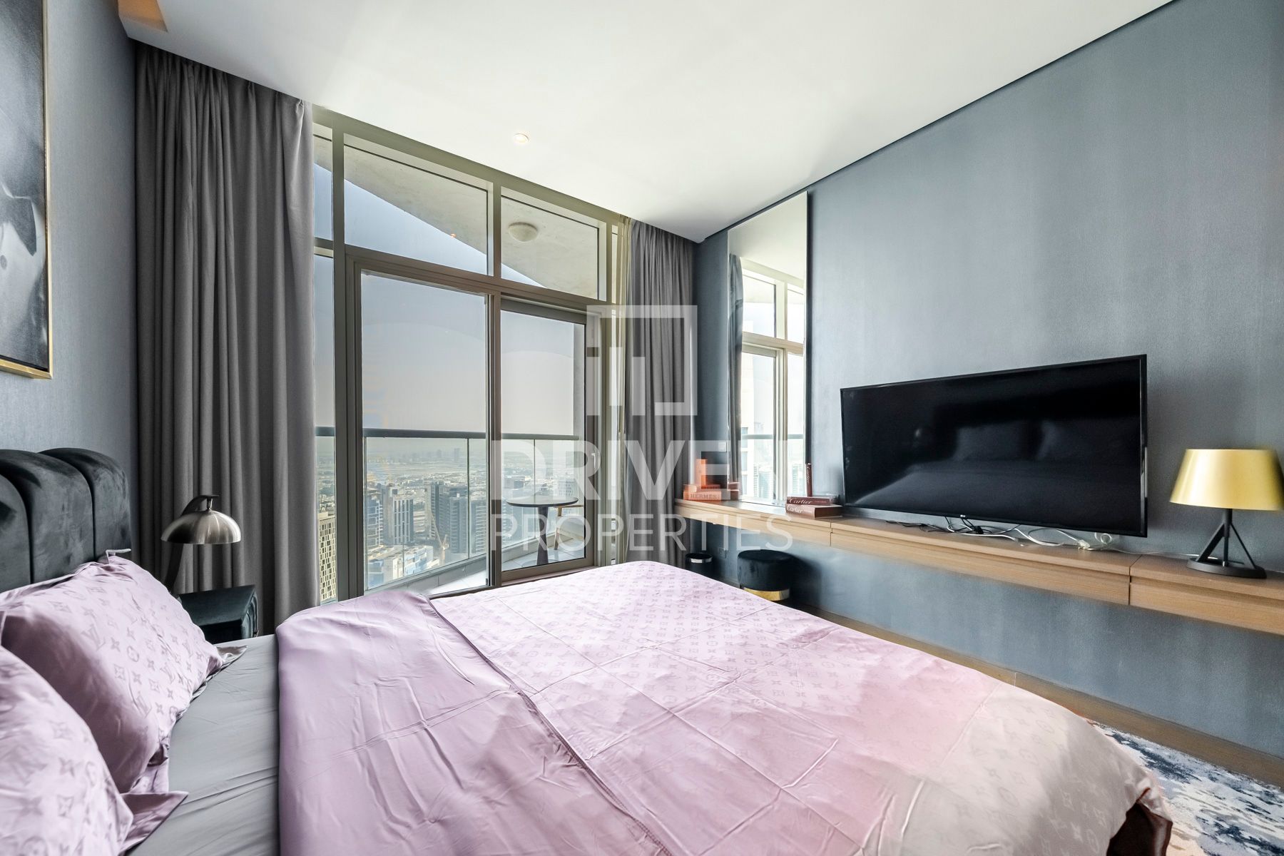 Amazing Studio Ready to move in High Floor