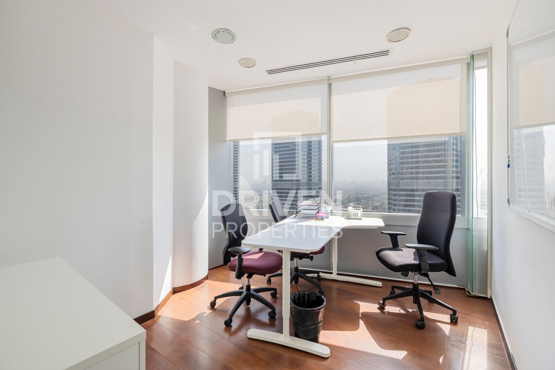 Combined 1471 sqft Fully Furnished Lake View