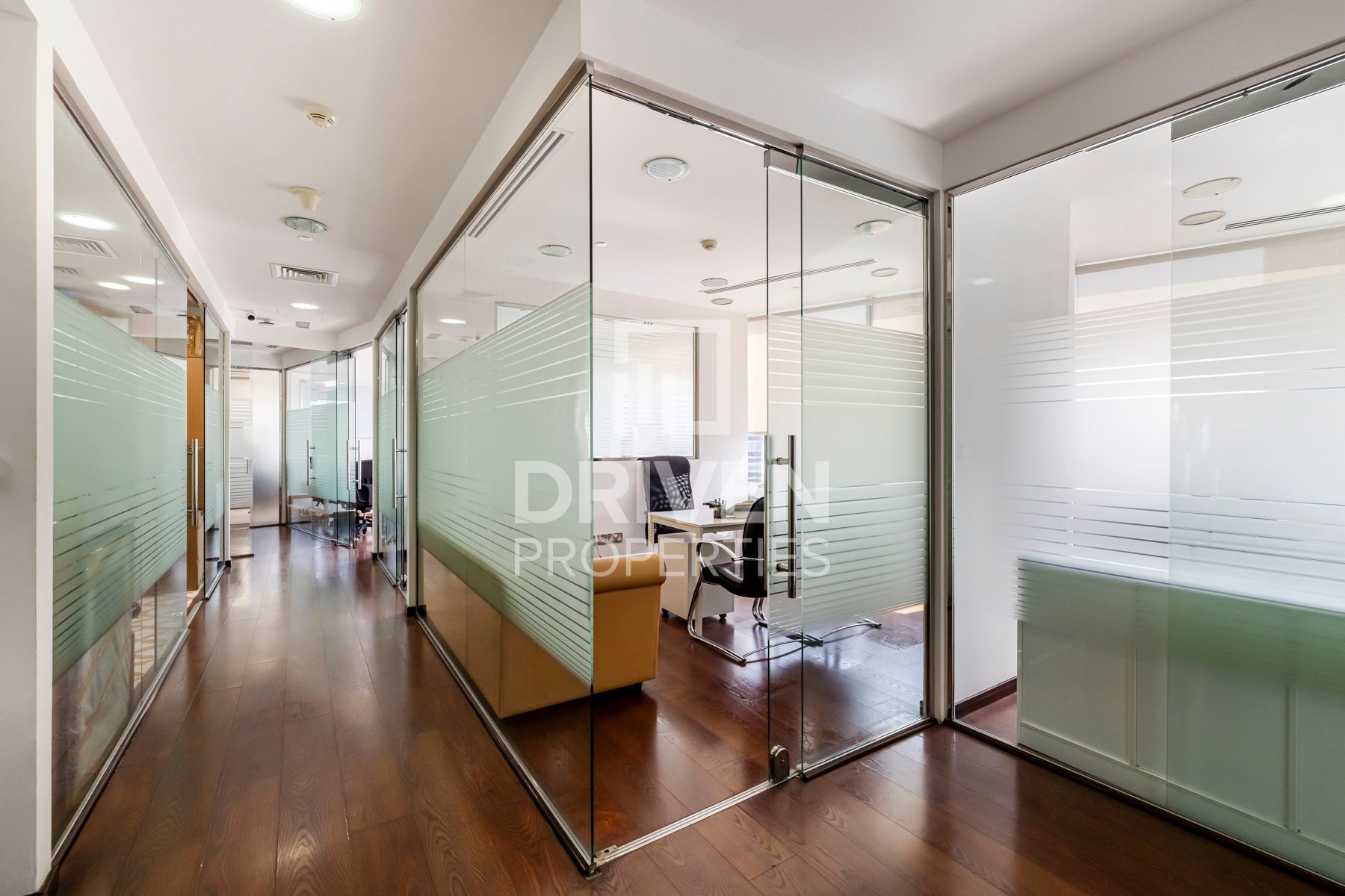 Combined 1471 sqft Fully Furnished Lake View