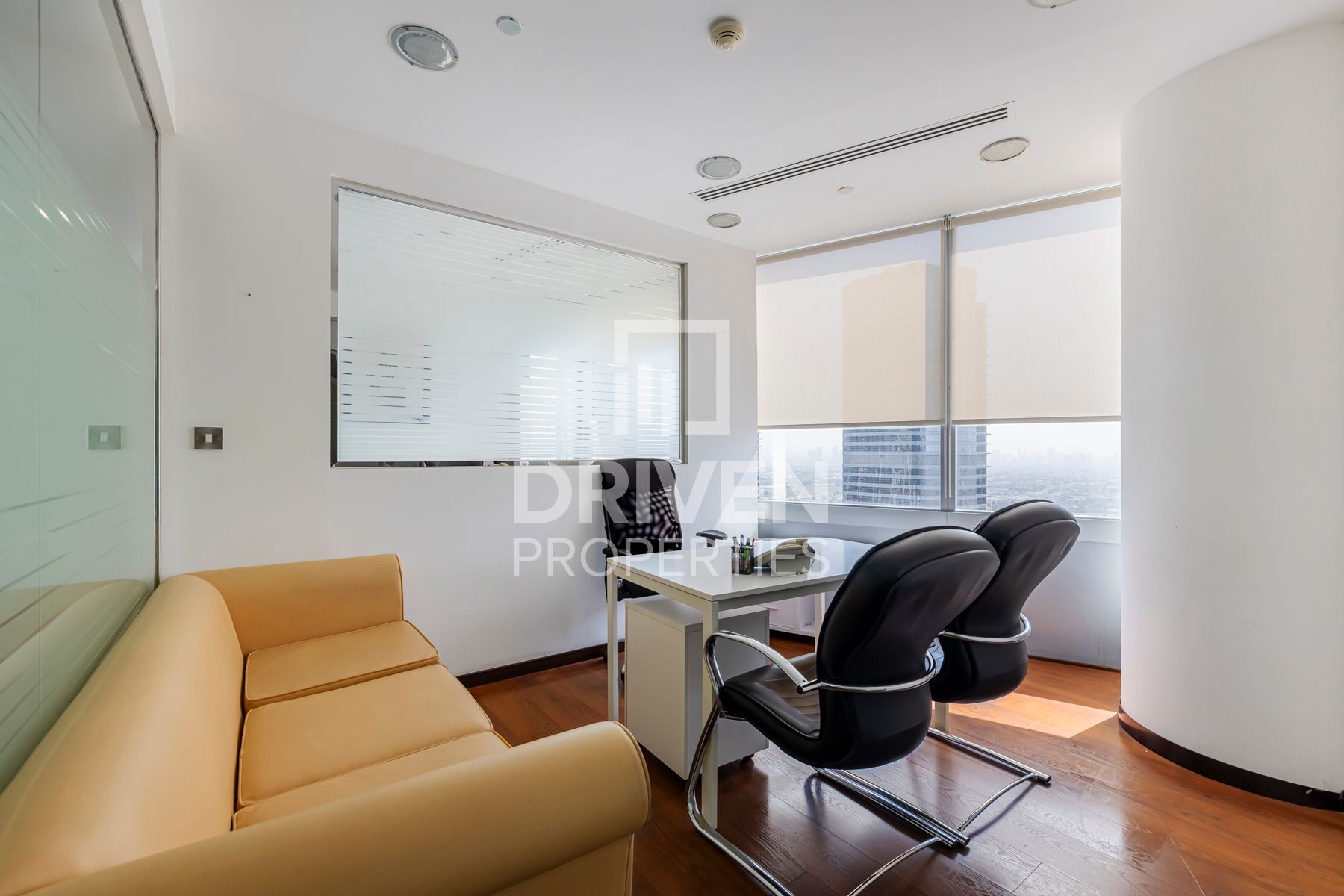 Combined 1471 sqft Fully Furnished Lake View