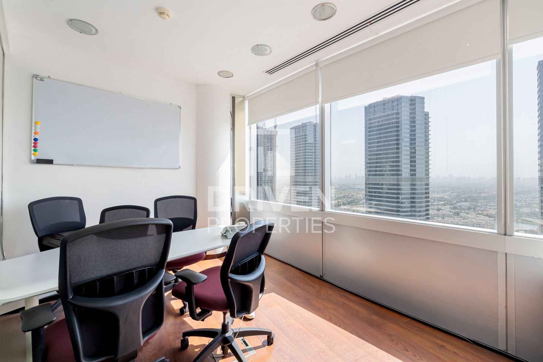 Combined 1471 sqft Fully Furnished Lake View