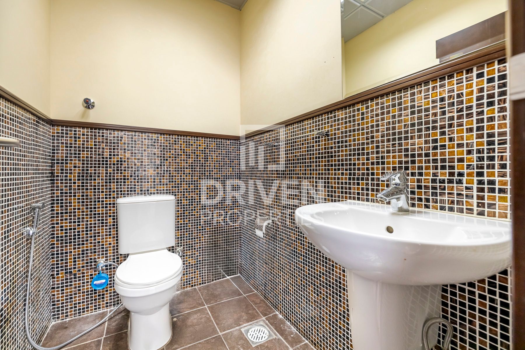 Fully Fitted Office Vacant Prime Location