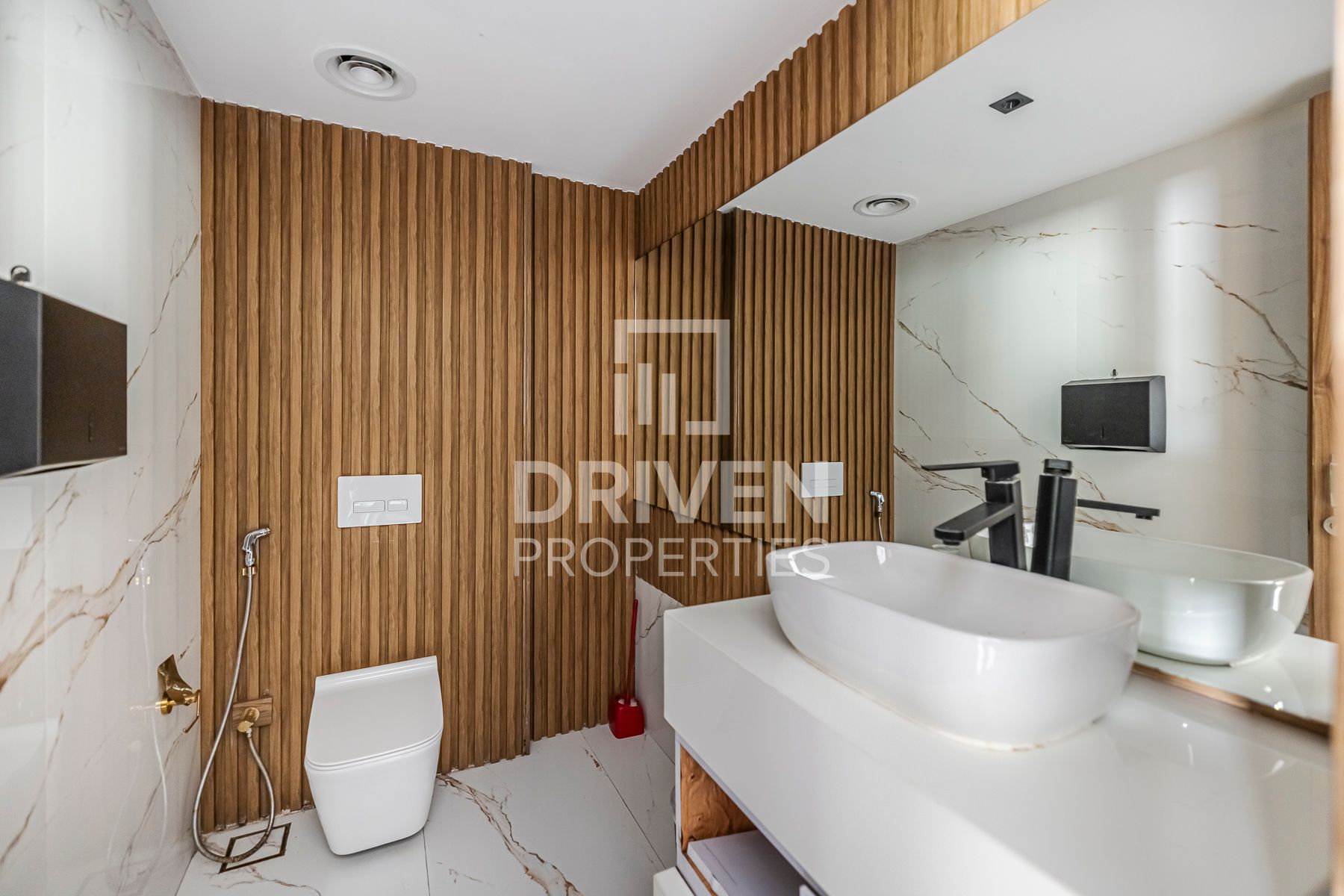 Lux Office Fitout plus Mezzanine Floor Vacant