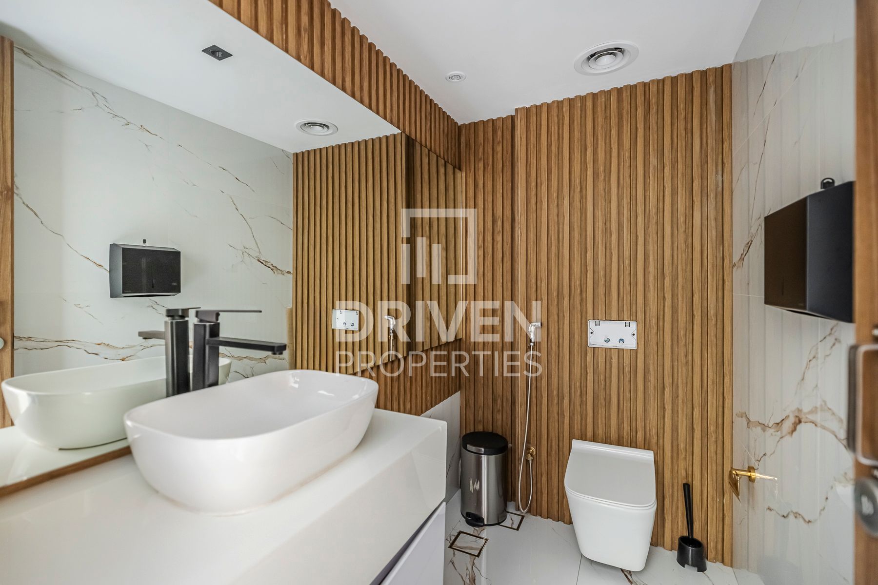 Lux Office Fitout plus Mezzanine Floor Vacant