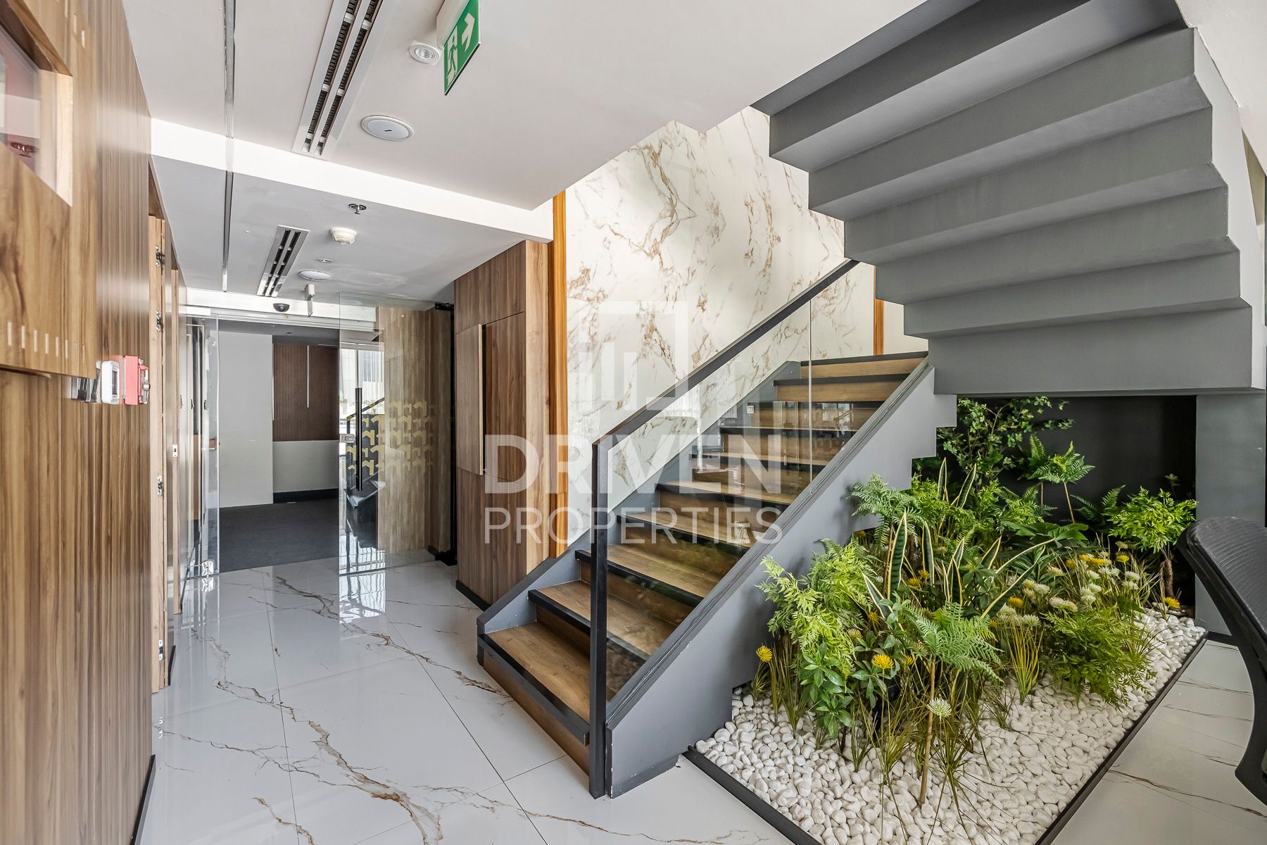 Lux Office Fitout plus Mezzanine Floor Vacant