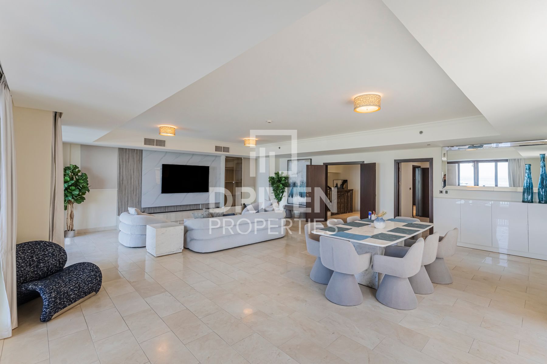 4 bedroom villa for rent in Balqis Residence | Luxury Villa with Cinema and Gaming Room Jacuzzi 4 bedroom villa for rent in Balqis Residence. Luxury Villa with Cinema and Gaming Room Jacuzzi