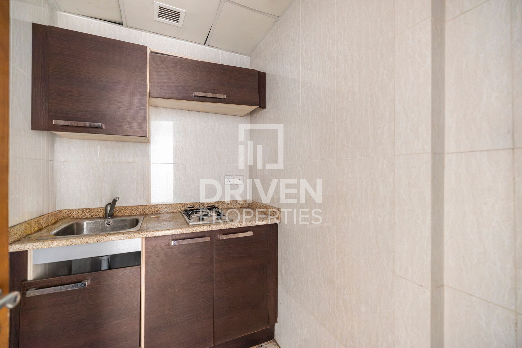 Bright Office with SZR View Prime Location