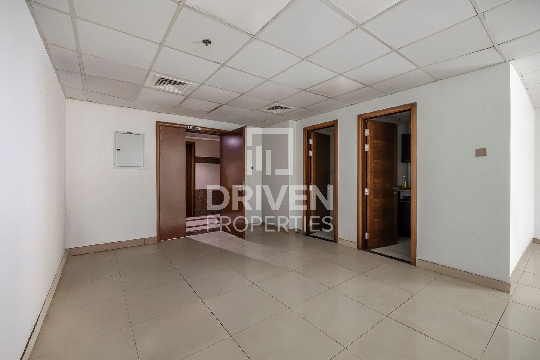 Bright Office with SZR View Prime Location