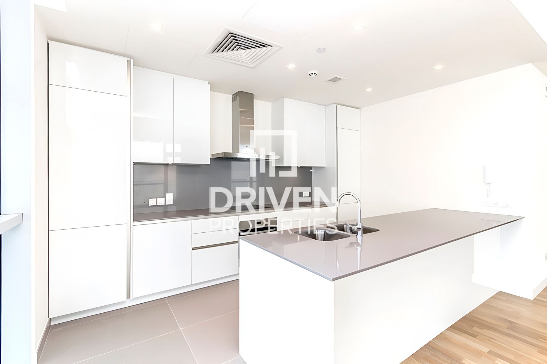 Ready to move in Mid Floor Prime Location