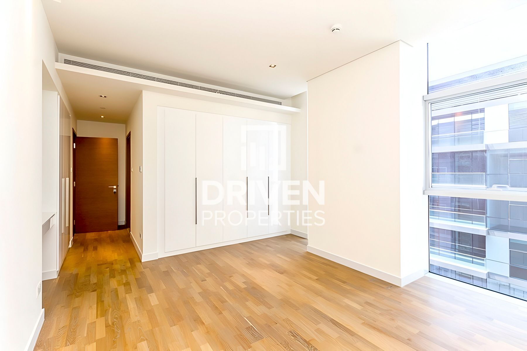 Ready to move in Mid Floor Prime Location