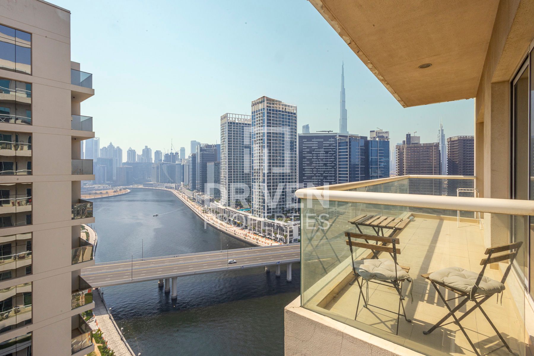 Bright and Spacious Overlooking View Vacant