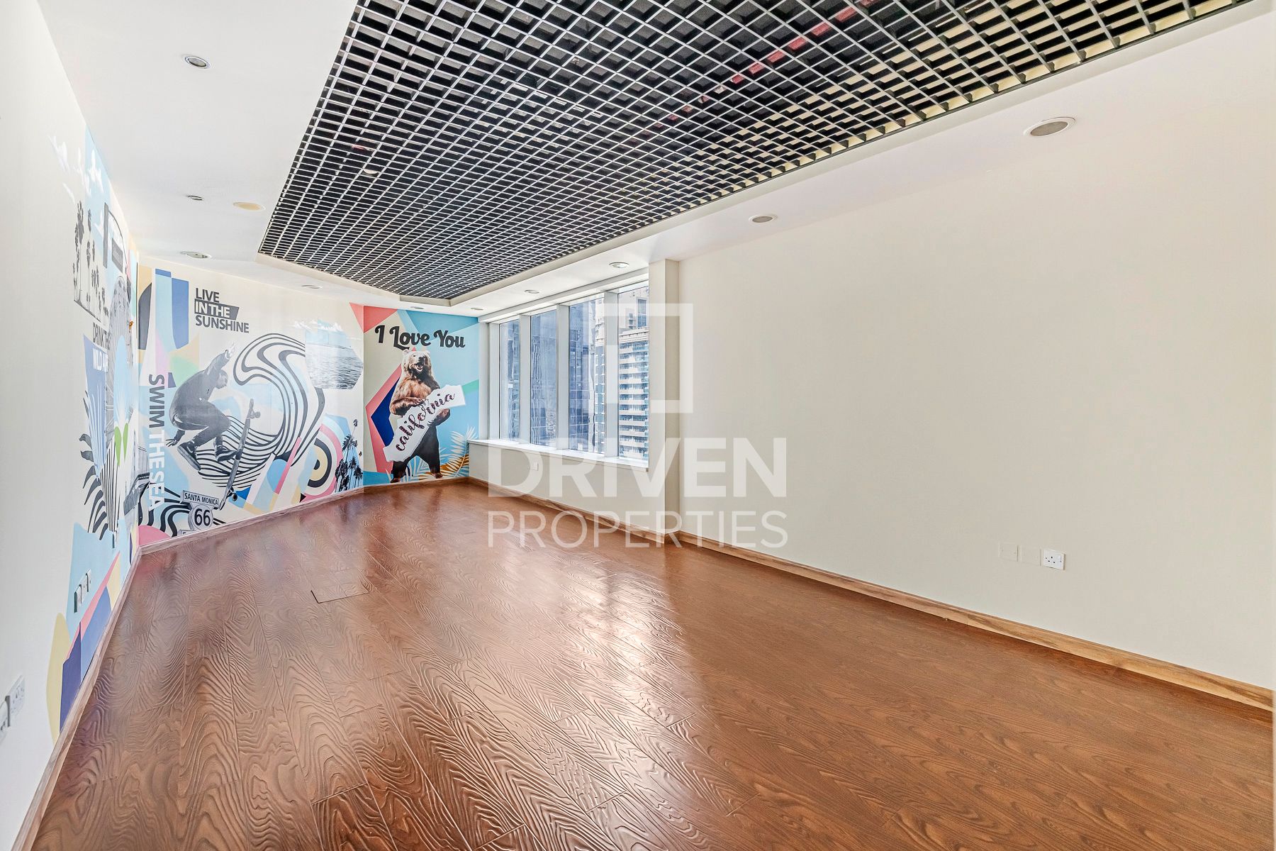 High Floor Office Skyline View Prime Location