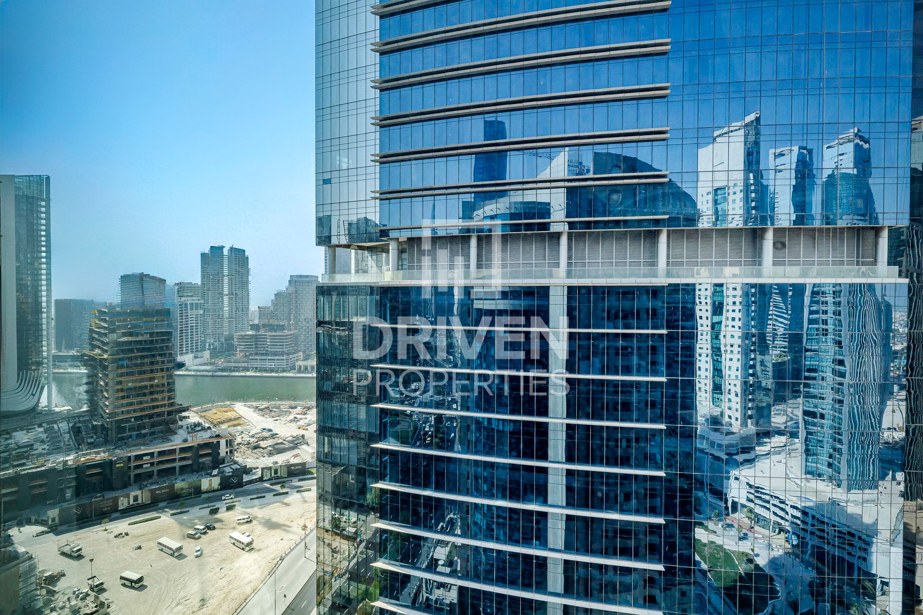 High Floor Office Skyline View Prime Location