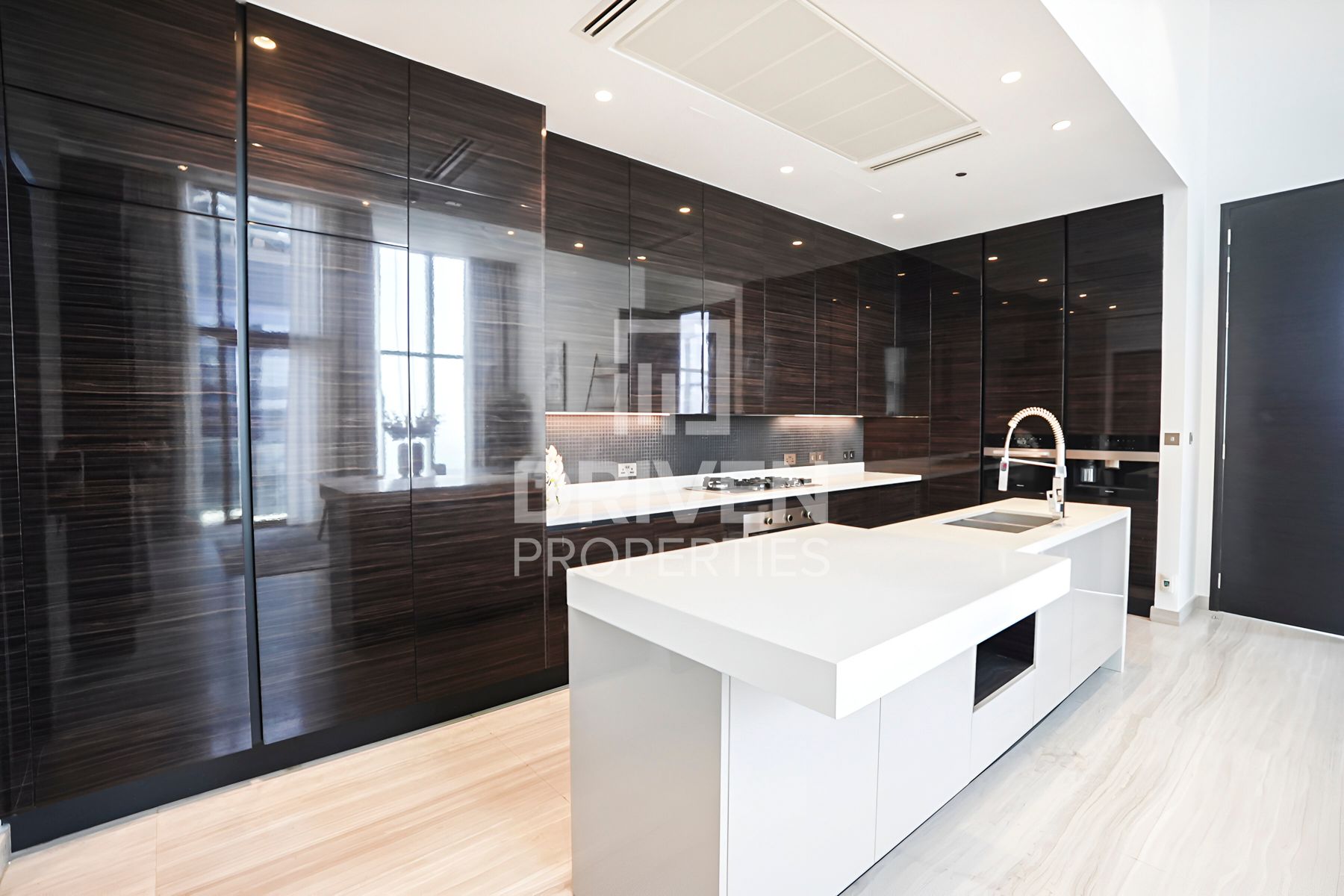 High End Unit Prime Amenities Vacant