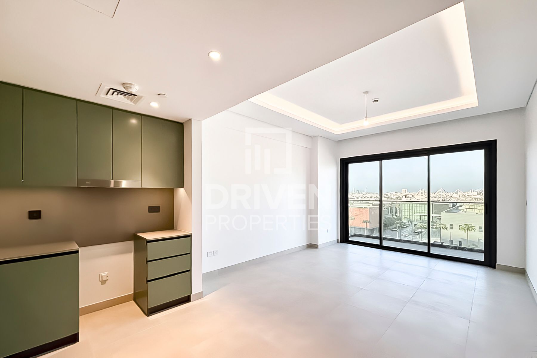 Brand New and Bright High Floor Vacant