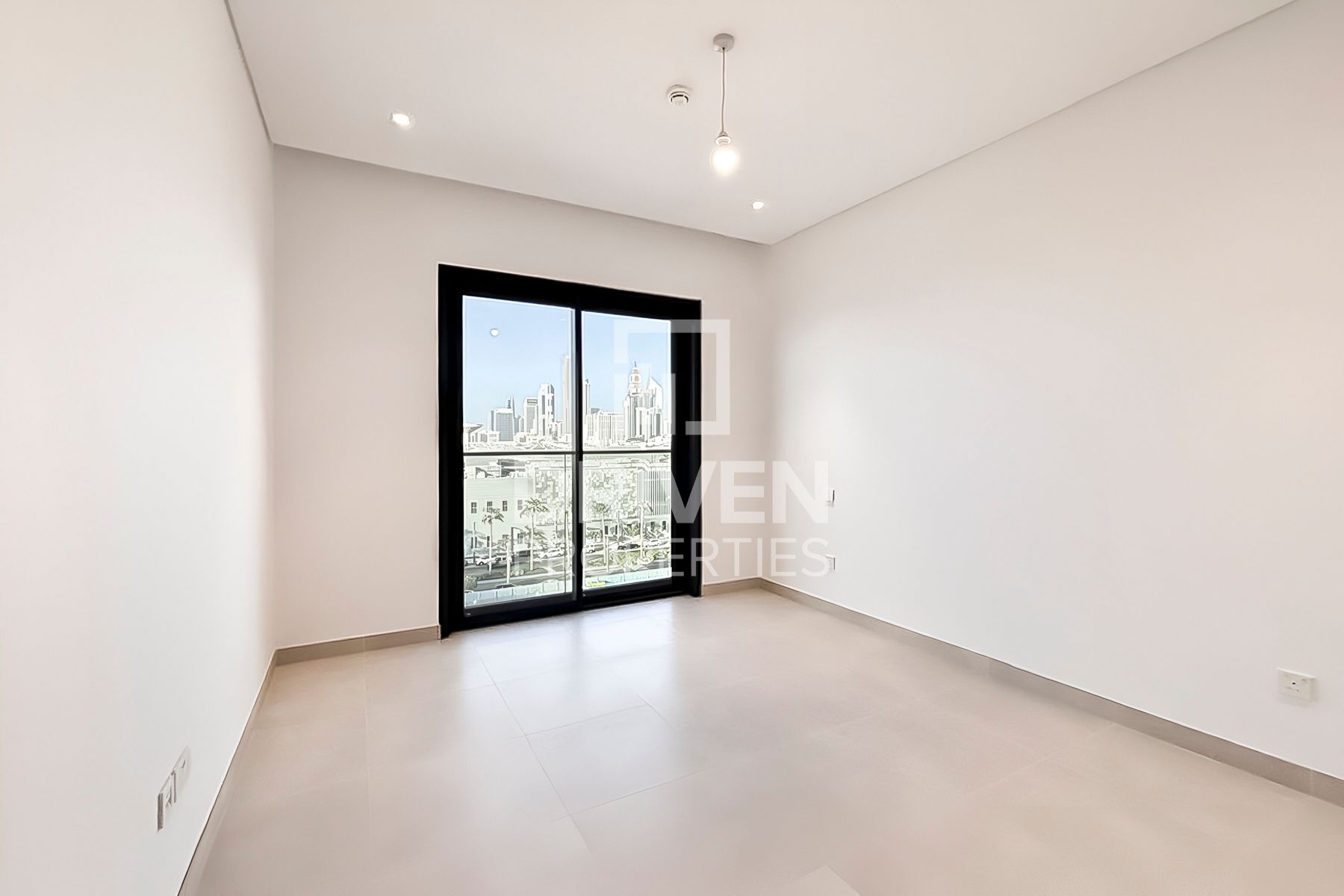 Brand New and Bright High Floor Vacant