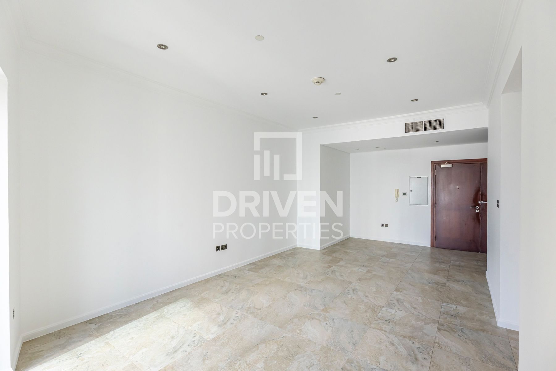 Prime Location High Floor Vacant on Transfer