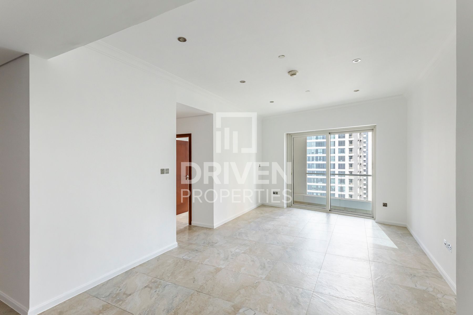 Prime Location High Floor Vacant on Transfer