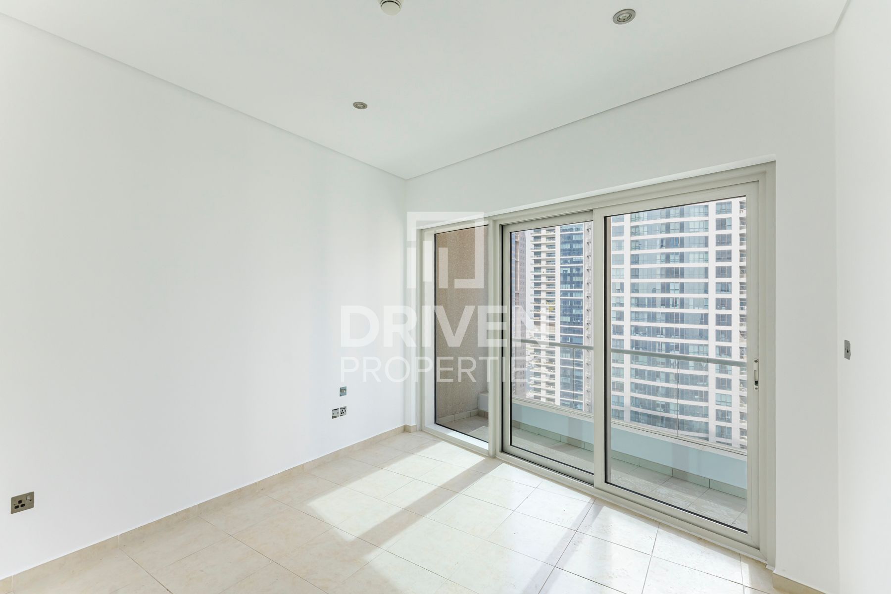 Prime Location High Floor Vacant on Transfer