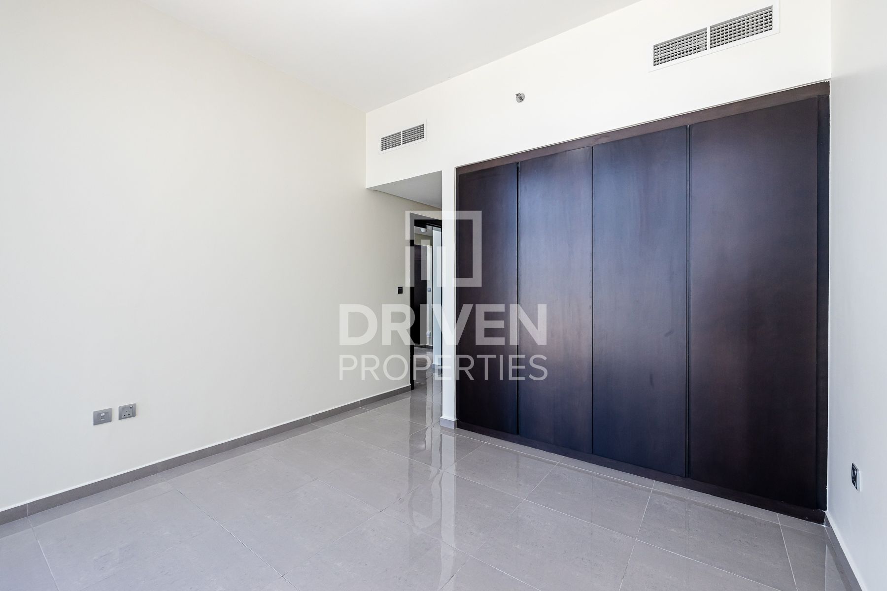 Ideal Apartment Modern Living Prime Locations