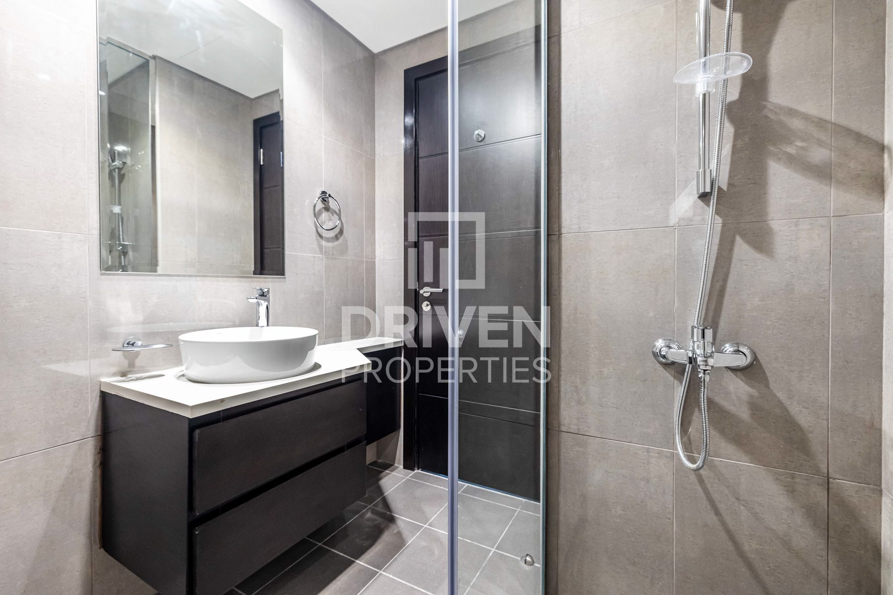 Ideal Apartment Modern Living Prime Locations