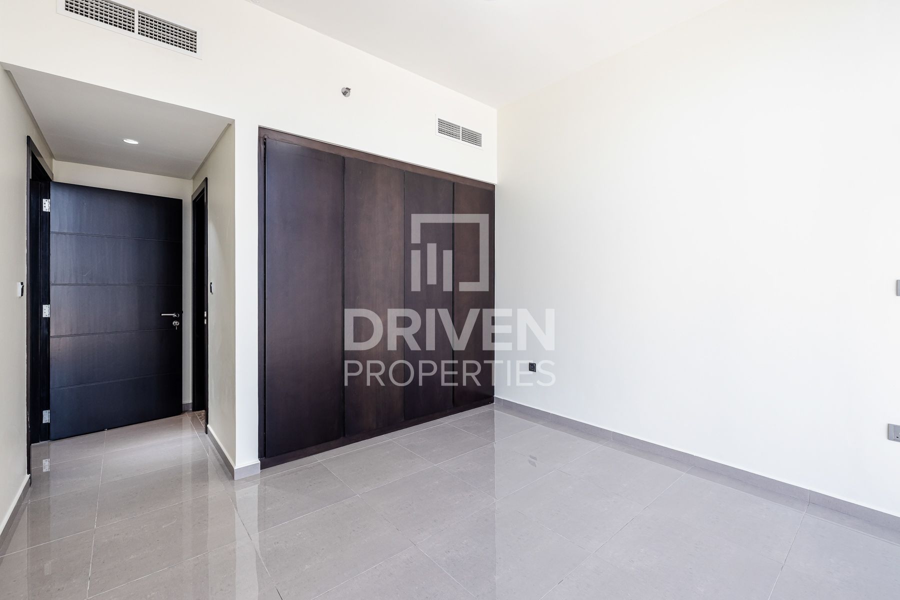 Ideal Apartment Modern Living Prime Locations