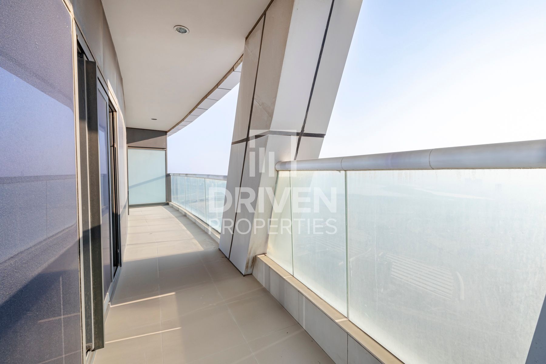 Top Floor Maids Room Furnished Creek View