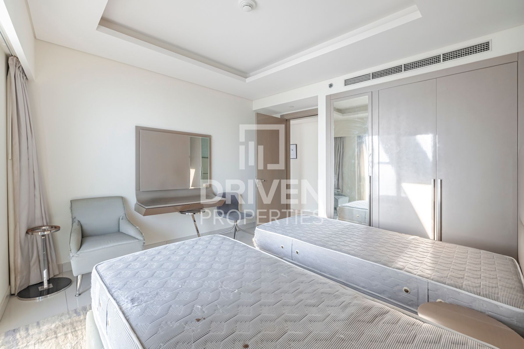 Top Floor Maids Room Furnished Creek View