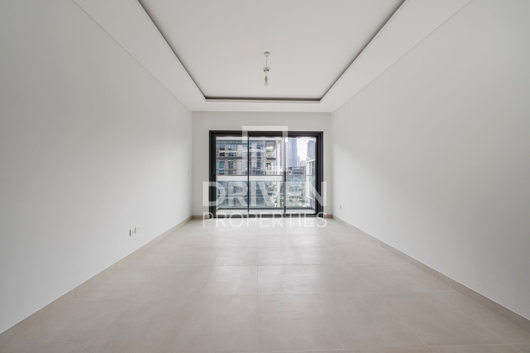 Great Location Brand New Elegant Unit Vacant