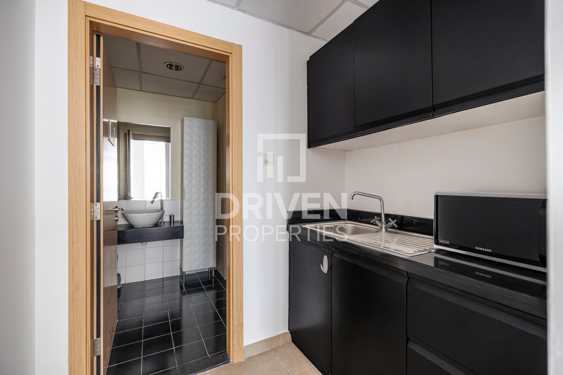 Spacious Office With Balcony and Lake View