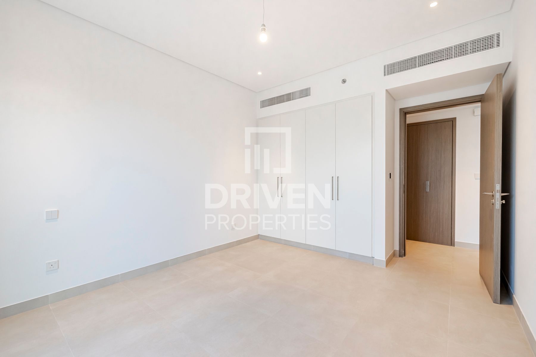 Prime Location Private Brand New Unit