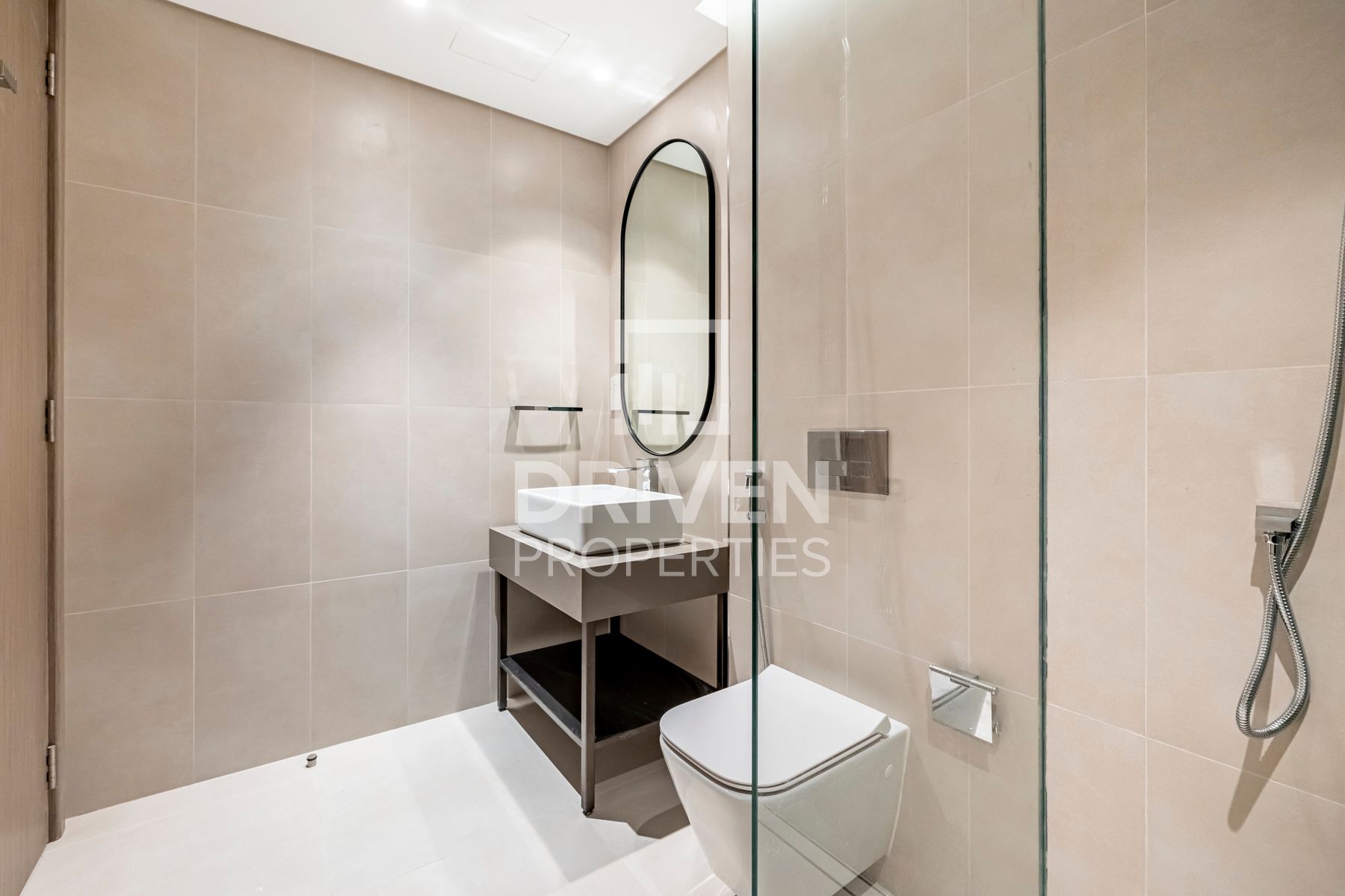 Prime Location Private Brand New Unit