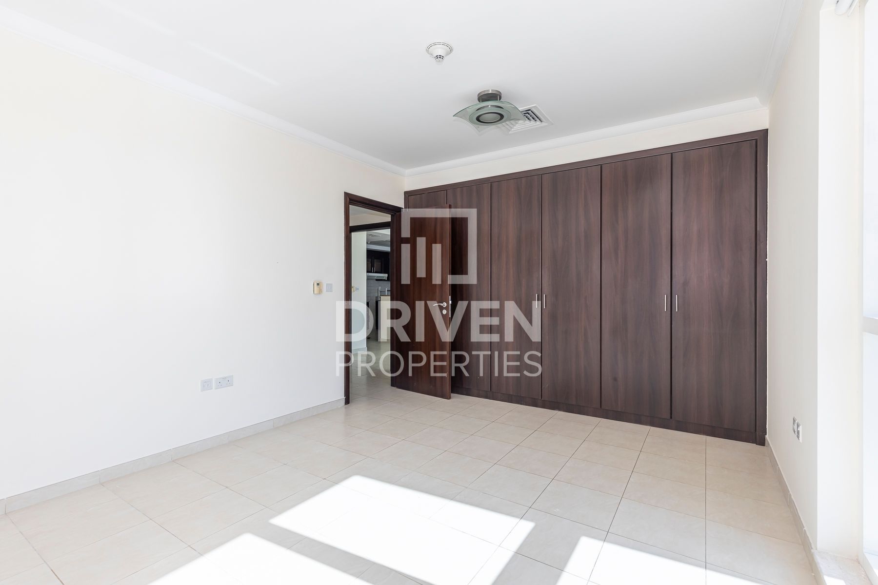 Canal and Stables View Ready to Move Spacious