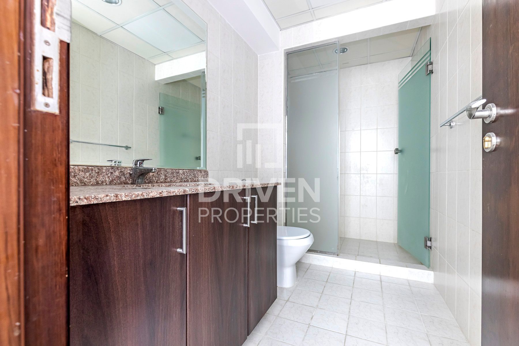 Canal and Stables View Ready to Move Spacious