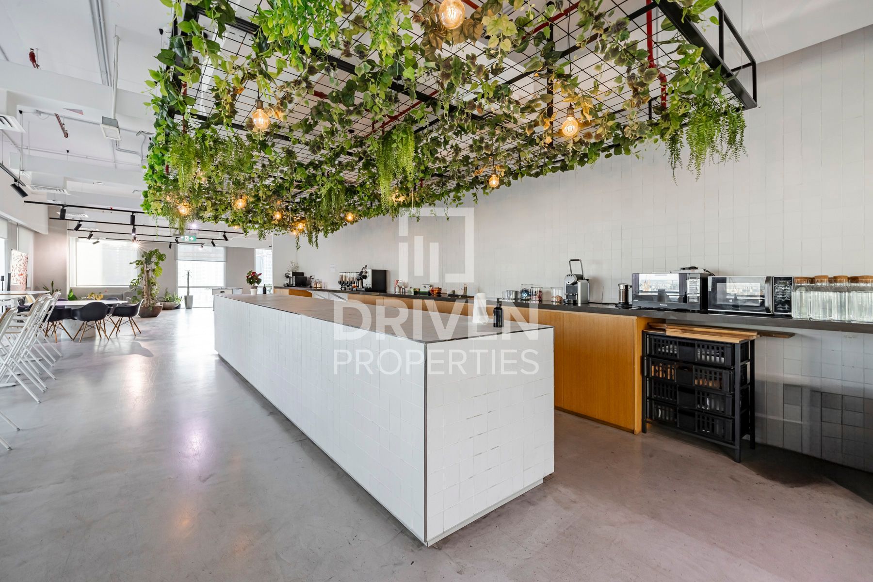 Rare Opportunity Full Floor Furnished and Fitted