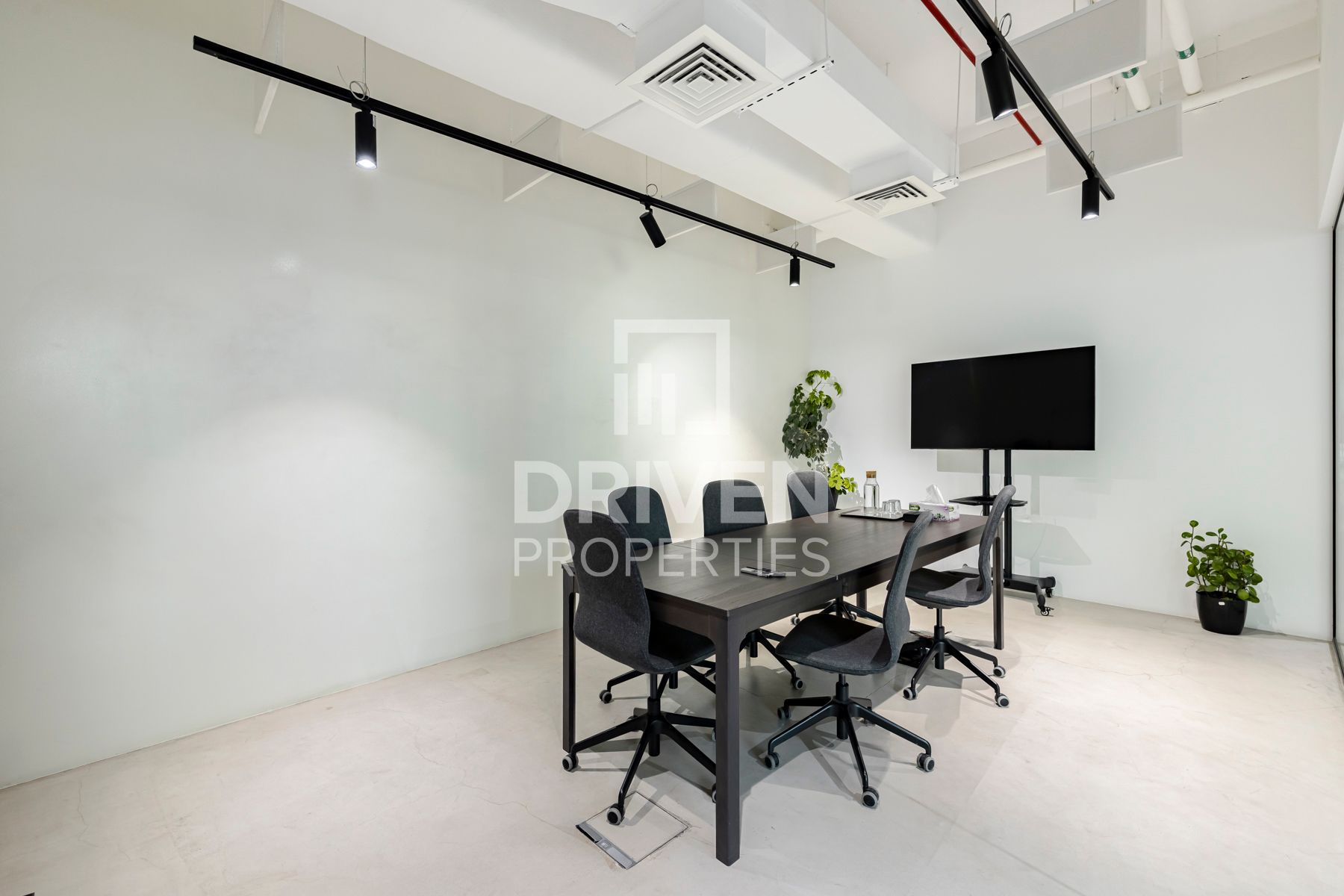 Rare Opportunity Full Floor Furnished and Fitted