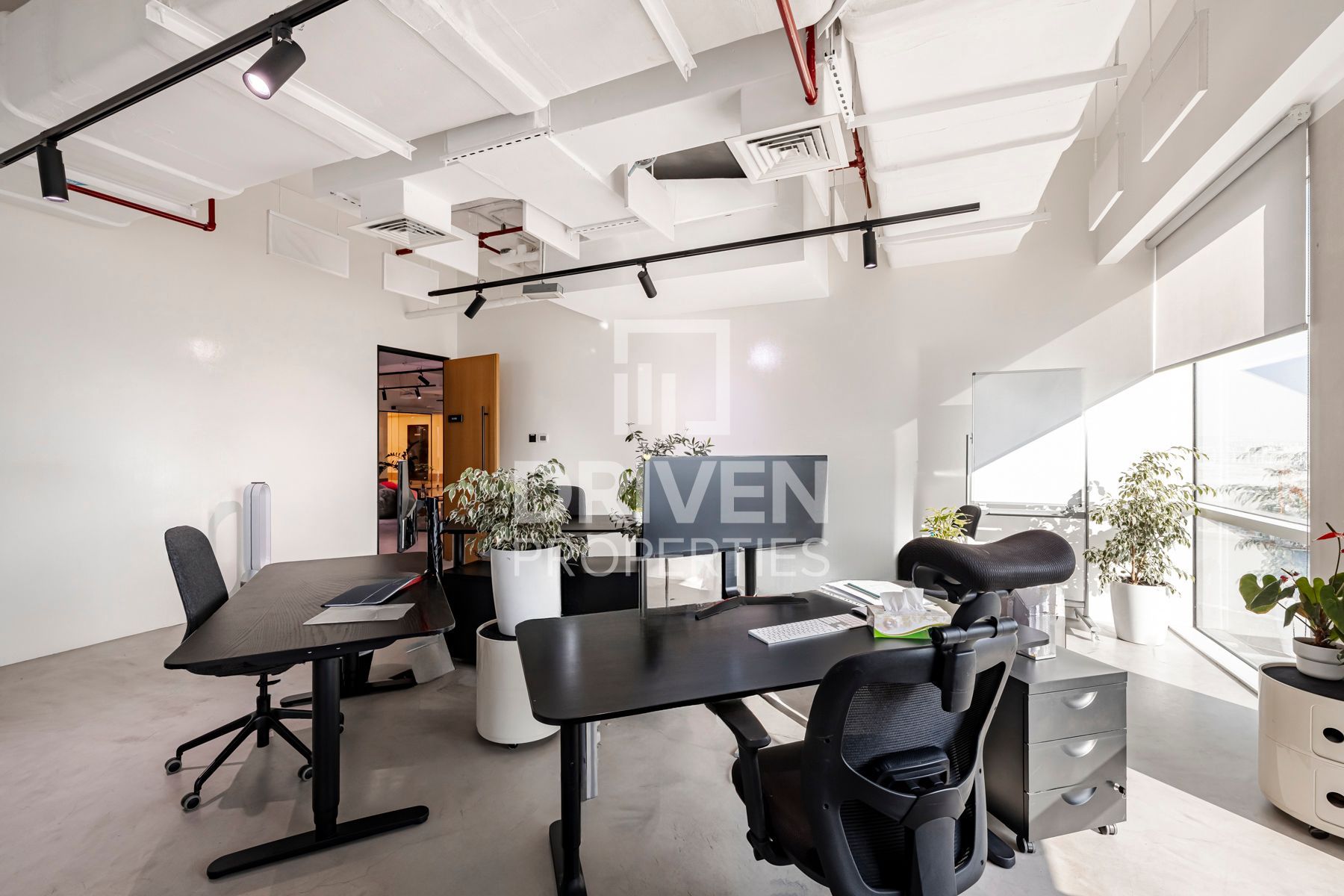 Rare Opportunity Full Floor Furnished and Fitted