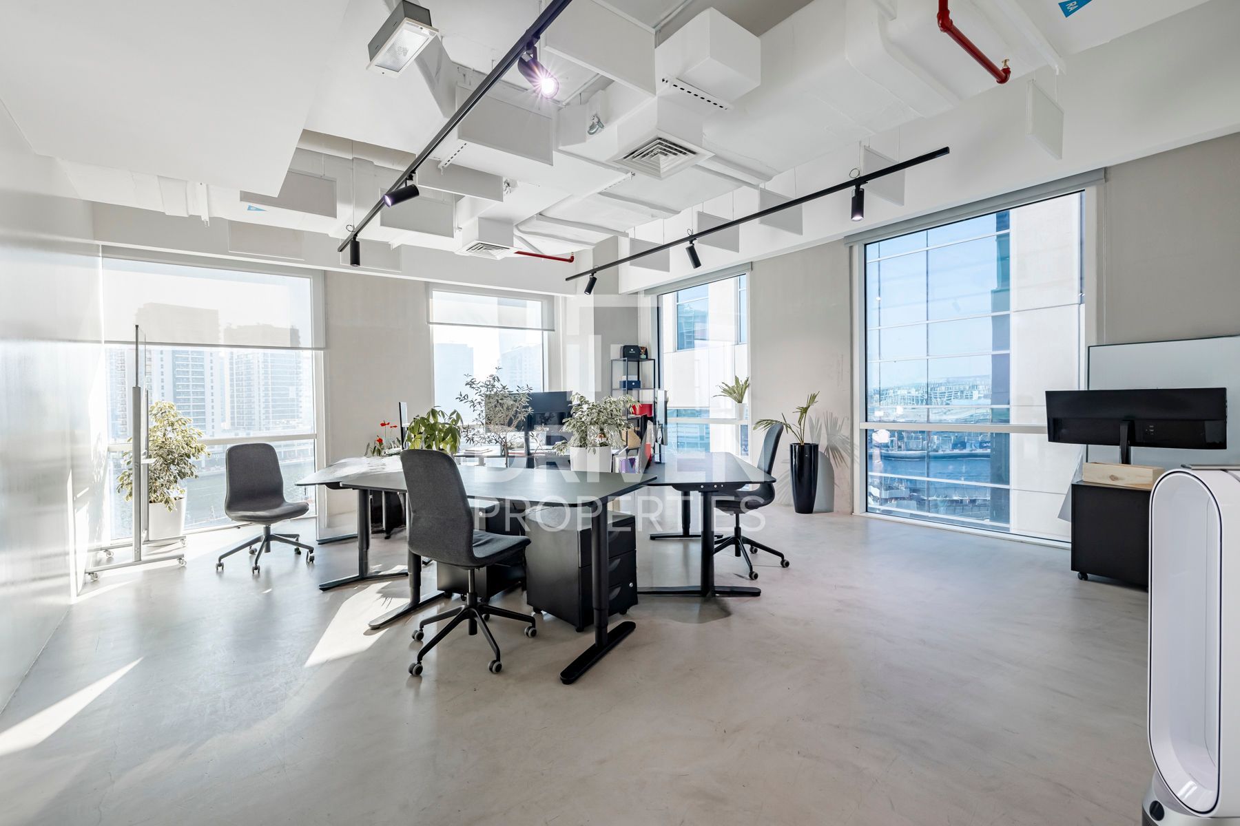 Rare Opportunity Full Floor Furnished and Fitted