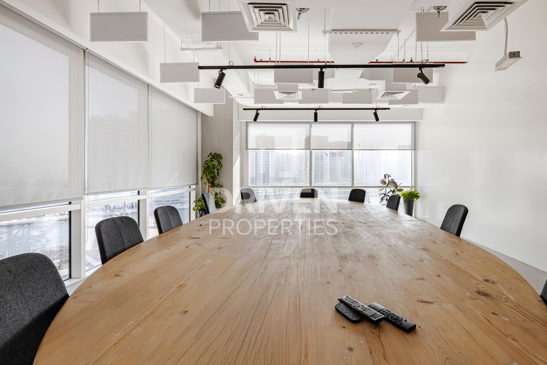 Rare Opportunity Full Floor Furnished and Fitted